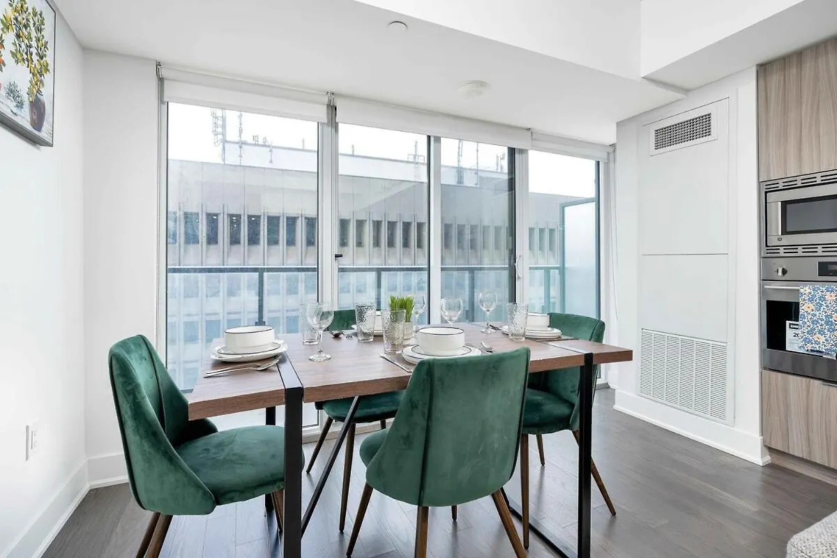 Spacious And Central 1Br In Heart Of Downtown トロント アパート
