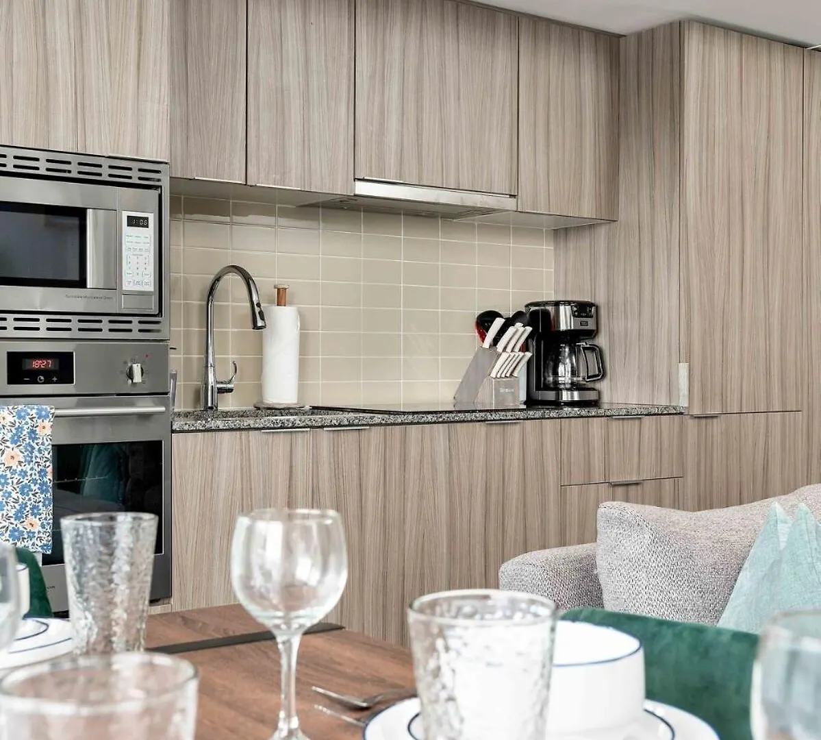 Spacious And Central 1Br In Heart Of Downtown トロント カナダ